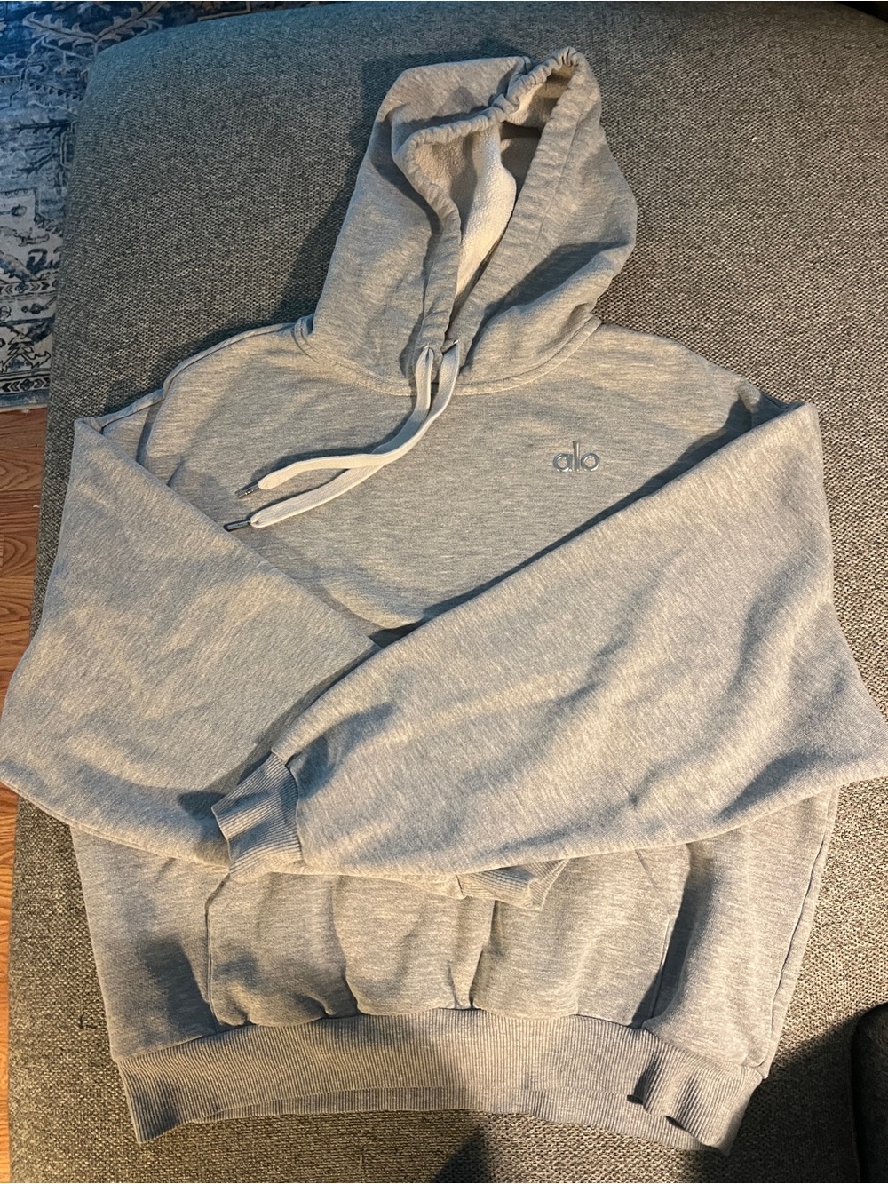 Alo accolade Light Gray Pullover Hoodie - size small - excellent condition